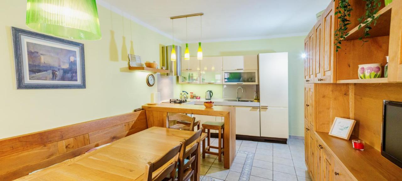Apartma Pirano Luaran gambar