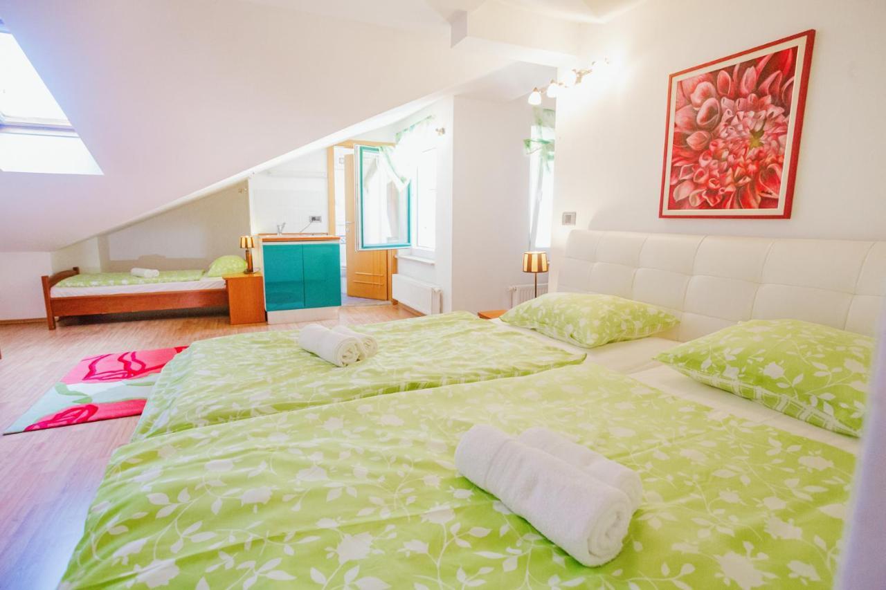 Apartma Pirano Luaran gambar