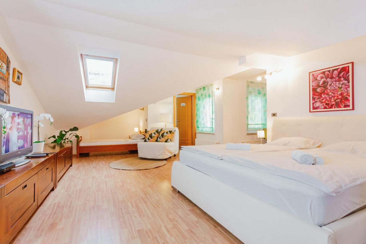 Apartma Pirano Luaran gambar