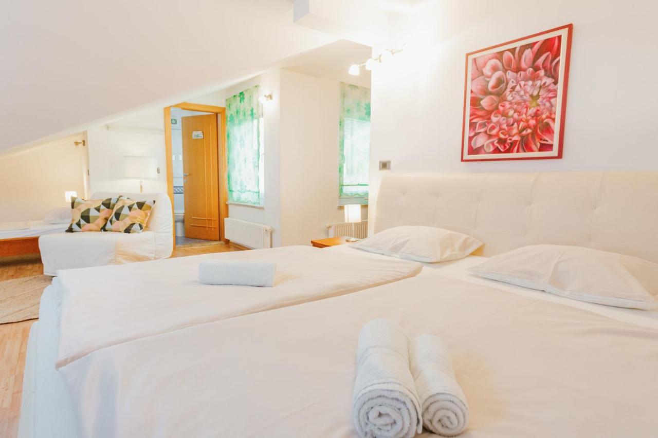 Apartma Pirano Luaran gambar
